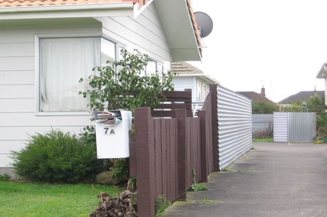 Photo of property in 9-11 Hulme Street, Roslyn, Palmerston North, 4414