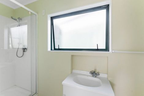 Photo of property in 28 Drake Street, Waikawa Beach, Levin, 5573
