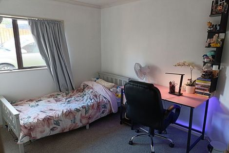 Photo of property in 70a Kayes Road, Pukekohe, 2120