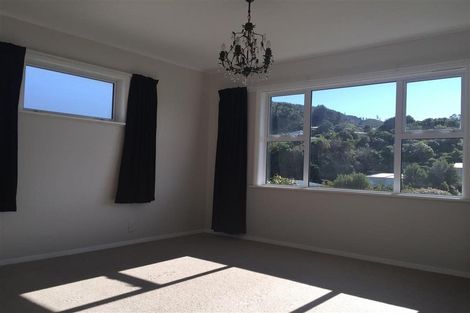 Photo of property in 41 Larsen Crescent, Tawa, Wellington, 5028