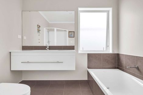 Photo of property in 32 Keepers Drive, Gulf Harbour, Whangaparaoa, 0930