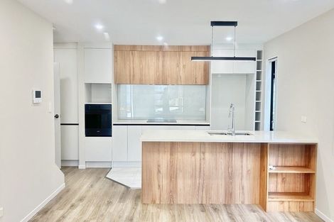 Photo of property in 8a Nandana Drive, Glen Eden, Auckland, 0602