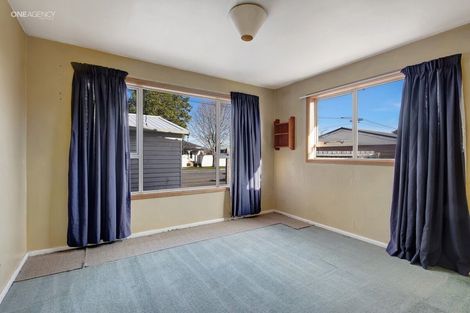 Photo of property in 65 Daniels Road, Redwood, Christchurch, 8051