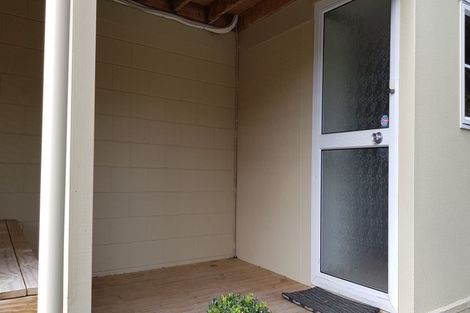 Photo of property in 37 John Dee Crescent, Red Beach, 0932