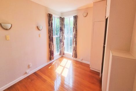 Photo of property in 8 Keeling Road, Henderson, Auckland, 0612