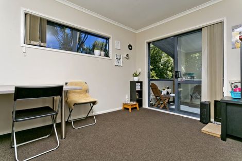 Photo of property in 48 Tauhinu Road, Greenhithe, Auckland, 0632