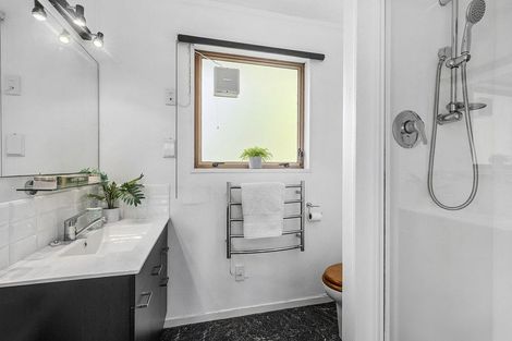 Photo of property in 11 The Anchorage, Whitby, Porirua, 5024