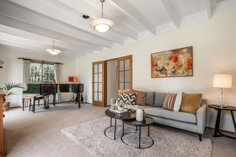 Photo of property in 6 Terrylyn Drive, Hillcrest, Auckland, 0627