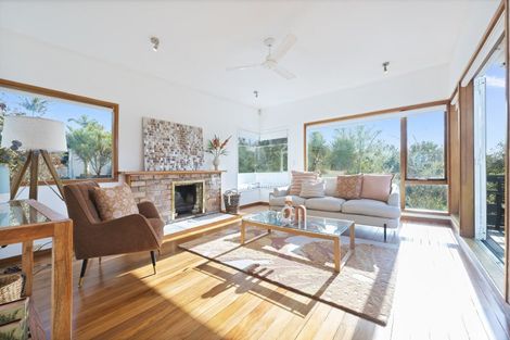 Photo of property in 27 Hebron Road, Waiake, Auckland, 0630