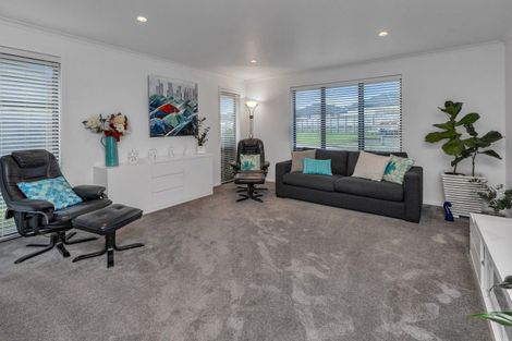 Photo of property in 10 Pukeko Street, Ruakaka, 0116