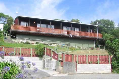 Photo of property in 3 Sandhurst Way, Crofton Downs, Wellington, 6035