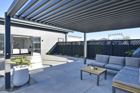 Photo of property in 33 Highgate Drive, Rangiora, 7400