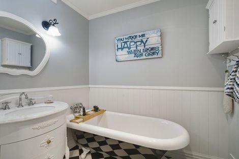 Photo of property in 34 Eglinton Road, The Glen, Dunedin, 9011