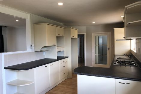 Photo of property in 39 Mason Street, New Lynn, Auckland, 0600