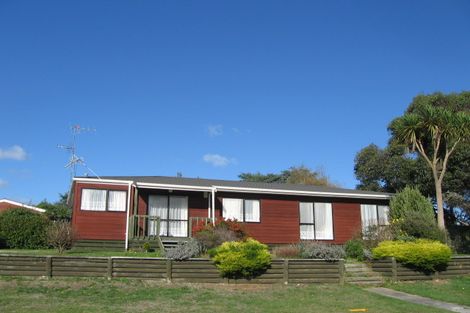 Photo of property in 98 Langdale Avenue, Paraparaumu, 5032