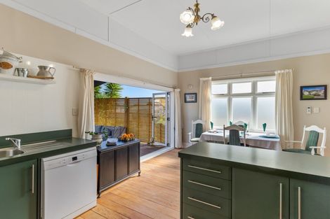 Photo of property in 39 Mako Mako Road, Levin, 5510