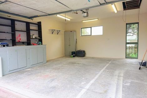 Photo of property in 2/12 Grenadine Place, Unsworth Heights, Auckland, 0632