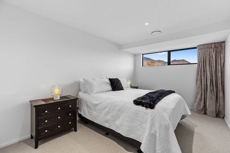 Photo of property in 34 Minaret Ridge, Wanaka, 9305