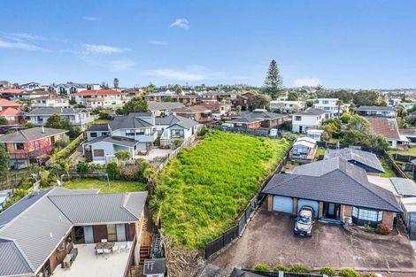 Photo of property in 10 Fernbird Place, Massey, Auckland, 0614