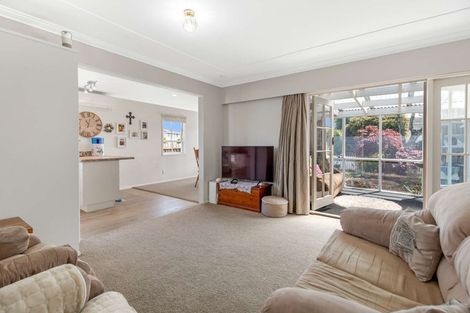 Photo of property in 74 Kennedy Drive, Levin, 5510