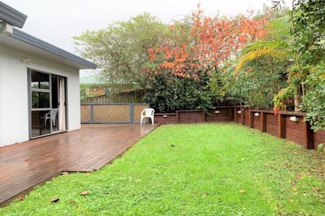 Photo of property in 13b Crystal Avenue, Glendene, Auckland, 0602