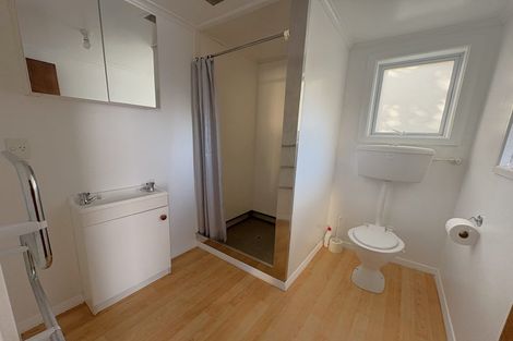 Photo of property in 5 Oakleigh Street, Maungaraki, Lower Hutt, 5010