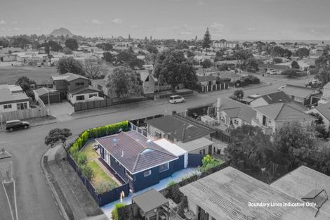 Photo of property in 1 Gobray Crescent, Mount Maunganui, 3116