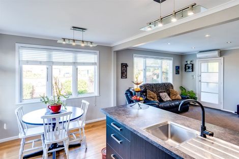 Photo of property in 3 Chester Street, Taradale, Napier, 4112