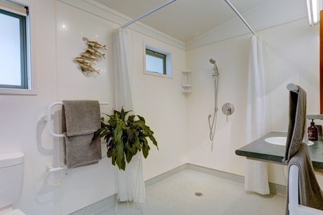 Photo of property in 13 Florance Avenue, Russell, 0202