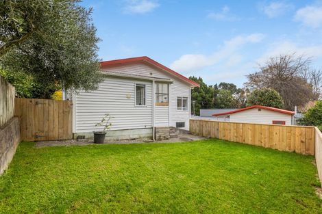 Photo of property in 13 Bracken Street, New Plymouth, 4310