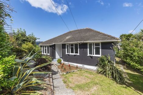 Photo of property in 6 Spur Grove, Titahi Bay, Porirua, 5022