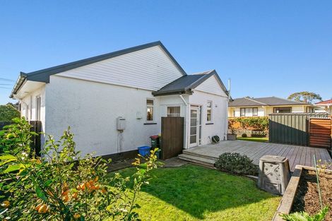 Photo of property in 41 Omata Road, Marfell, New Plymouth, 4310