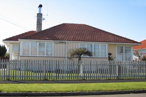 Photo of property in 20 Goldsmith Crescent, Levin, 5510