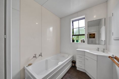 Photo of property in 136 Nopera Road, Waiiti, Urenui, 4377