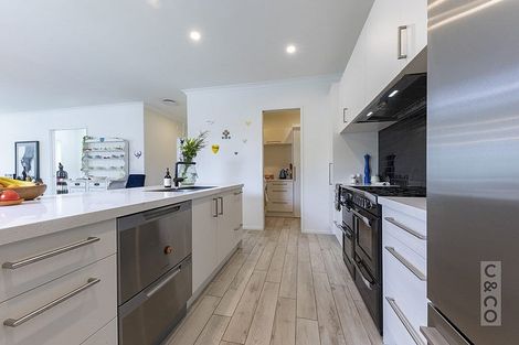 Photo of property in 14 Floyd Road, Riverhead, 0820