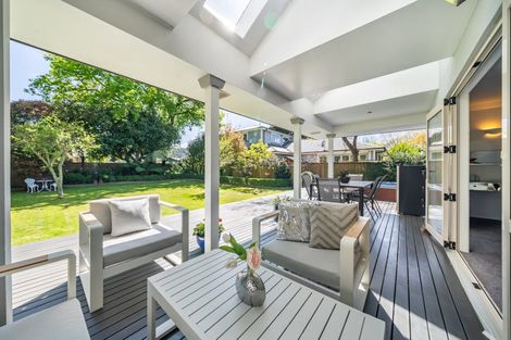 Photo of property in 355 Fergusson Drive, Heretaunga, Upper Hutt, 5018