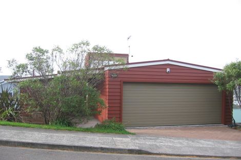 Photo of property in 1 Atamira Close, Churton Park, Wellington, 6037