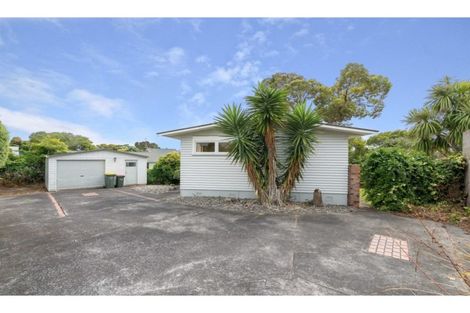 Photo of property in 17 Hilling Street, Titirangi, Auckland, 0604