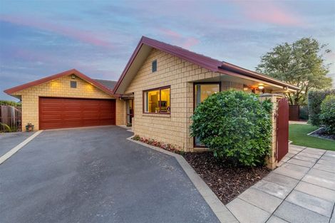 Photo of property in 8 Limes Avenue, Parklands, Christchurch, 8083