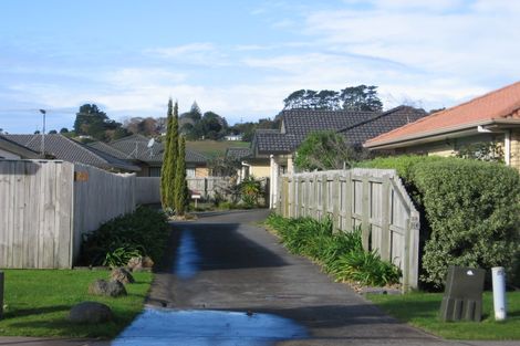 Photo of property in 28 Macnean Drive, East Tamaki Heights, Auckland, 2016