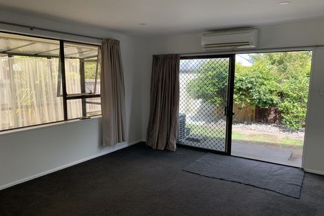 Photo of property in 32 Prestons Road, Redwood, Christchurch, 8051