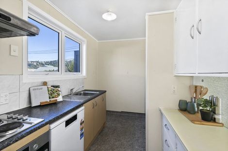Photo of property in 55u2 Apu Crescent, Lyall Bay, Wellington, 6022
