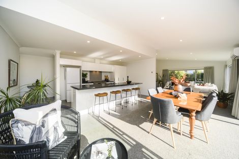 Photo of property in 41 Karina Terrace, Roslyn, Palmerston North, 4414