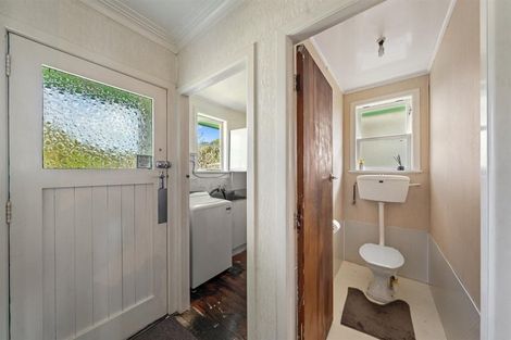 Photo of property in 9 Kuaka Place, New Lynn, Auckland, 0600