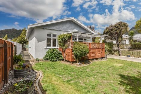Photo of property in 12a Buller Street, Picton, 7220