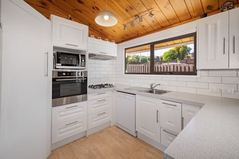 Photo of property in 62 Cumberland Crescent, Welcome Bay, Tauranga, 3112