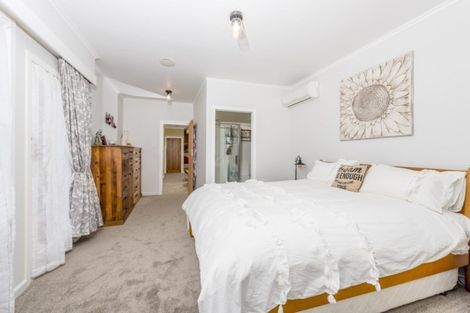 Photo of property in 7 Mcleod Street, Helensville, 0800