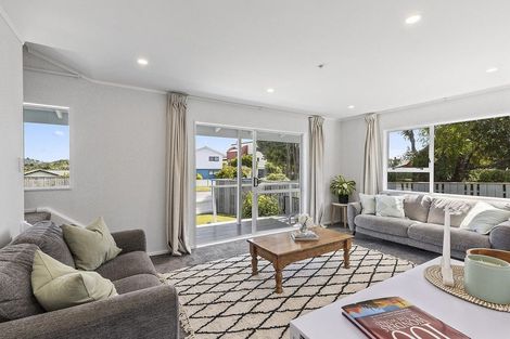 Photo of property in 35 James Cook Drive, Whitby, Porirua, 5024