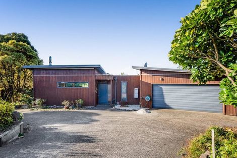 Photo of property in 127 Wairau Road, Oakura, 4314