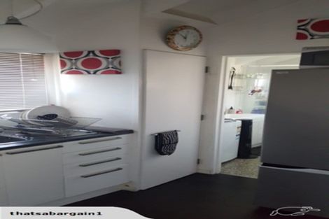 Photo of property in 18/125u Queens Drive, Lyall Bay, Wellington, 6022